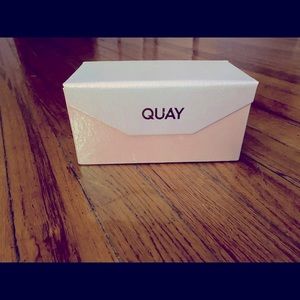 Quay Hard Cover 4 Slot Sun Glass Holder